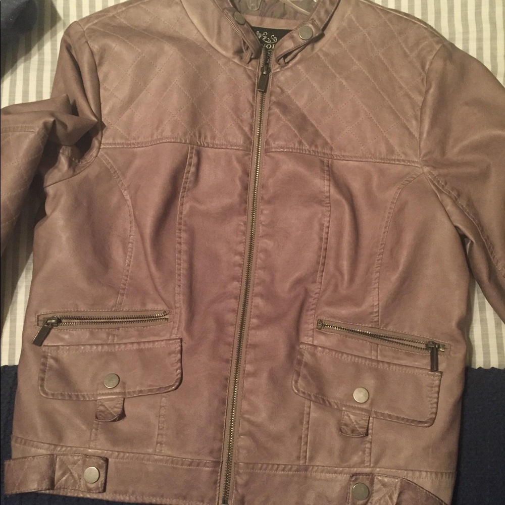 Leather bomber jacket size large! Worn 5 times!